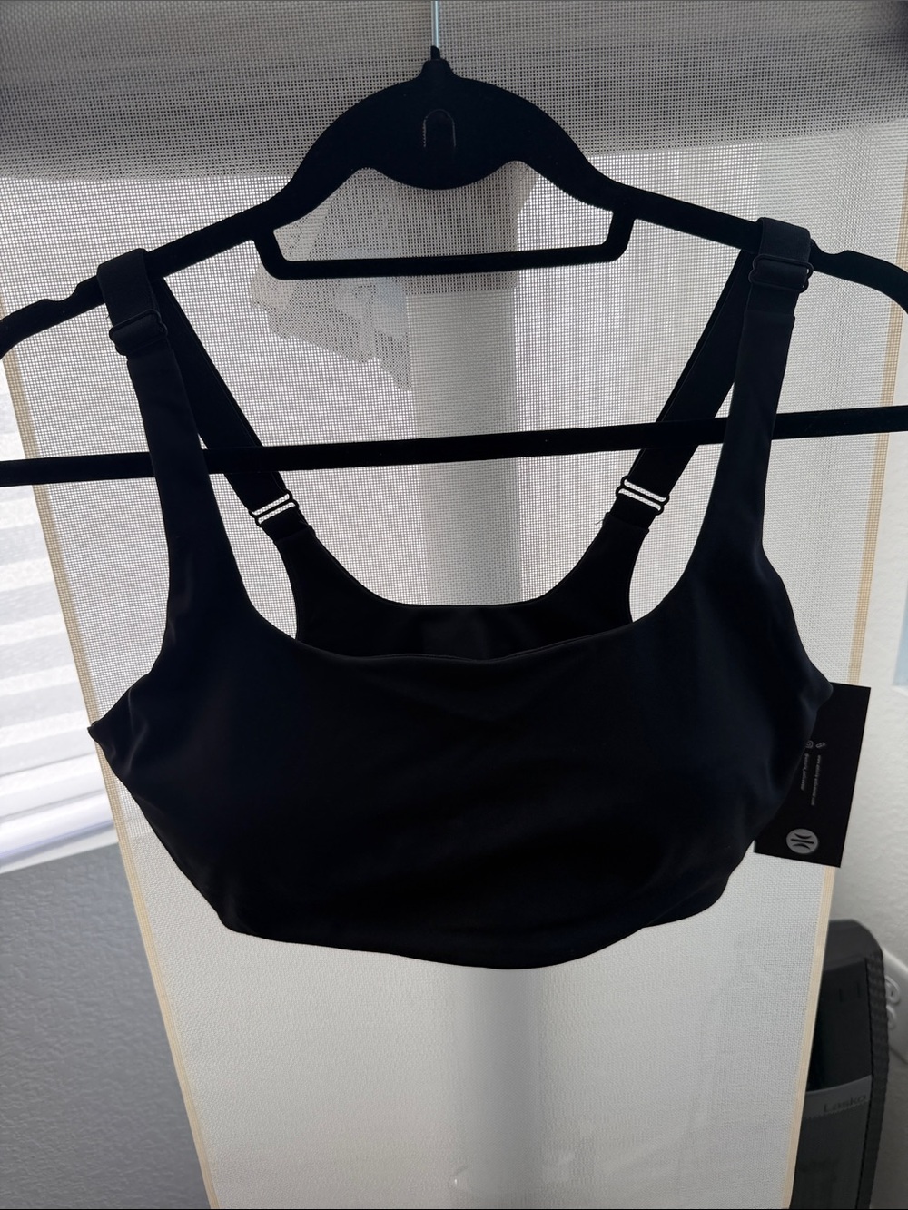 Black Low-Impact Seamless Sports Bra with Adjustable Straps